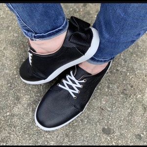 Monkey Feet Mommy Low Tops